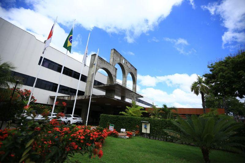 Desigualdade: salários de vereadores de Manaus superam em quase 12 vezes a renda média da população