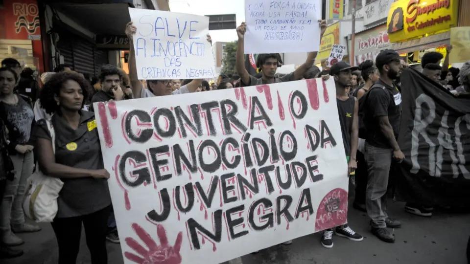 Estudo revela que 3 em cada 4 jovens mortos por violência no Brasil são negros