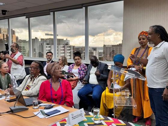 Racismo religioso no trabalho: como identificar e denunciar