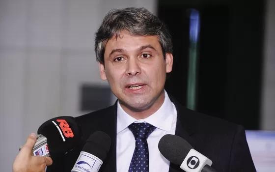Lindbergh Farias alerta para tentativa de acelerar anistia a Bolsonaro e critica 'pacote de impunidade'