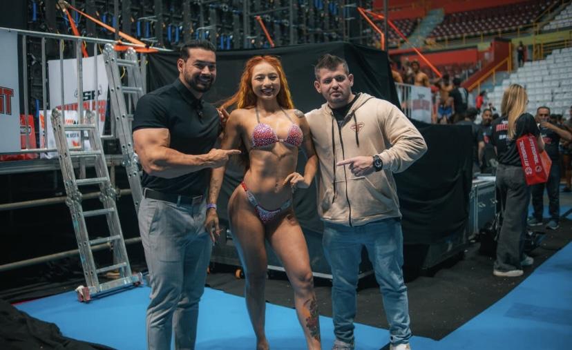Ruivinha de Marte estreia no fisiculturismo e encara categoria Biquíni