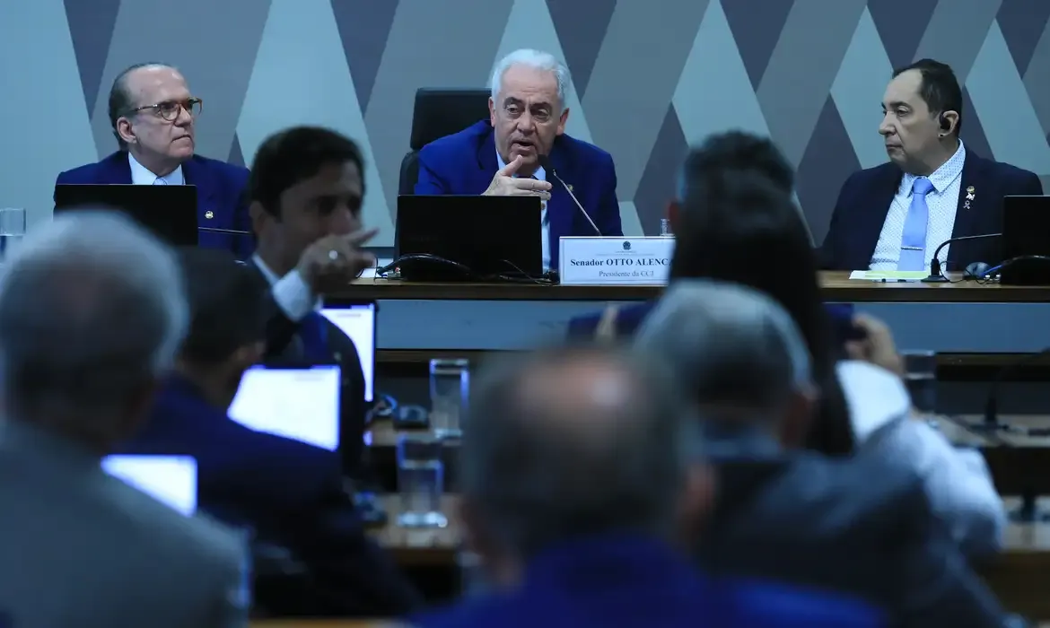 Senado rejeita PEC da Blindagem em decisão unânime da CCJ