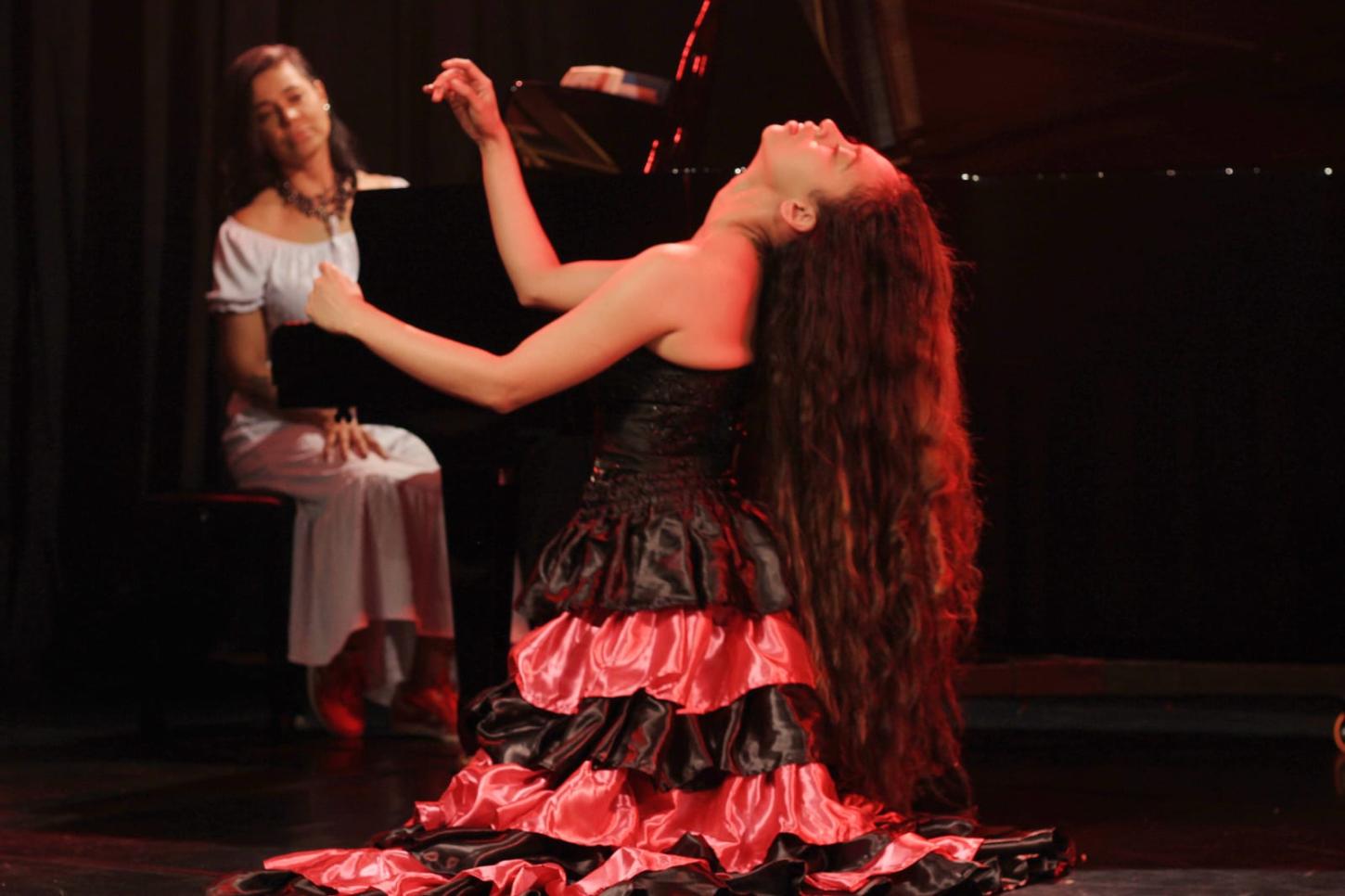 Artista leva o teatro de Nelson Rodrigues a penitenciárias femininas