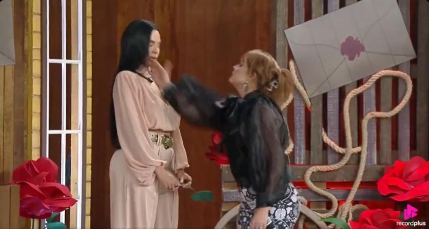 Gaby Spanic é expulsa de A Fazenda 17 após dar tapa em colega durante dinâmica