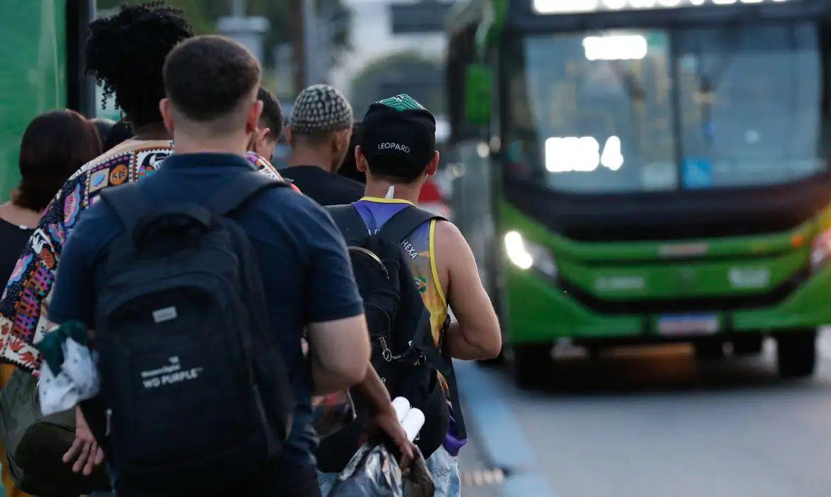 Ônibus de graça para todos? PT propõe tarifa zero nacional