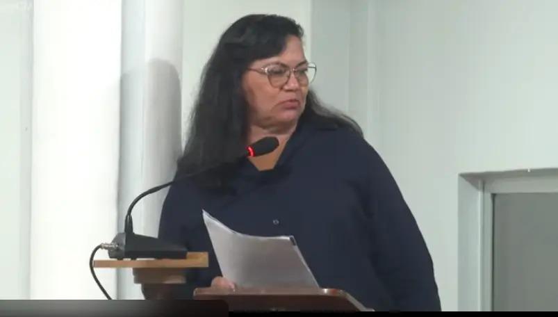 Câmara de Borba decide manter no cargo vereadora que defendeu violência contra a mulher