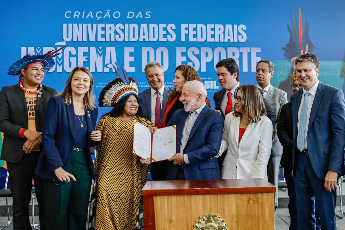 Lula formaliza criação da Universidade Federal Indígena e da Universidade Federal do Esporte
