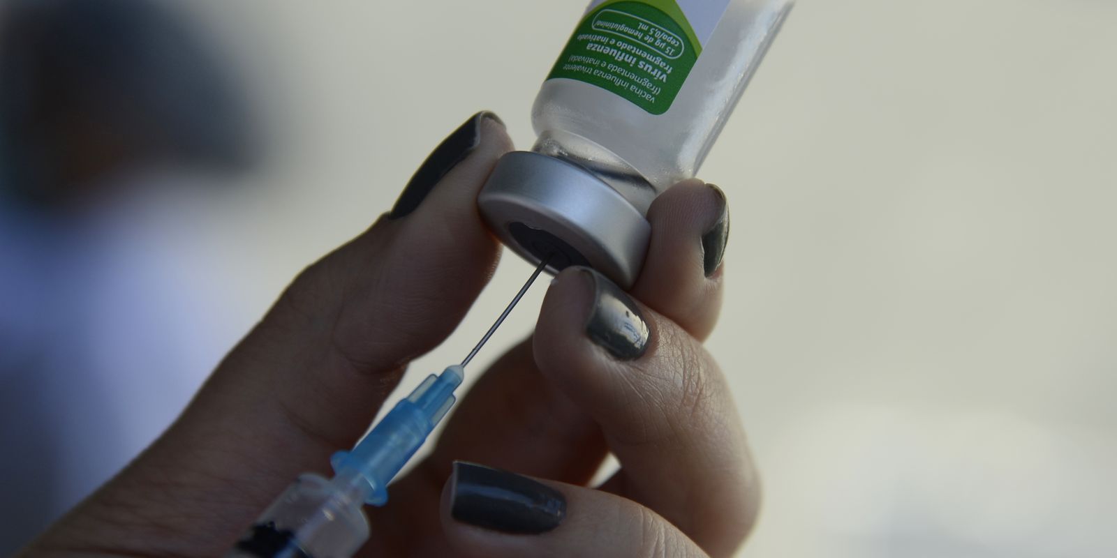 Casos de síndrome respiratória grave estão em queda em quase todo país