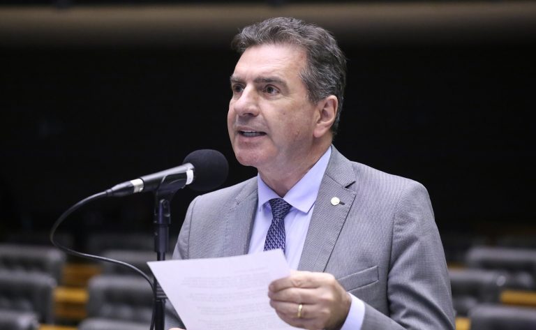 Comissão aprova cashback em faturas de luz e água para quem reciclar resíduos