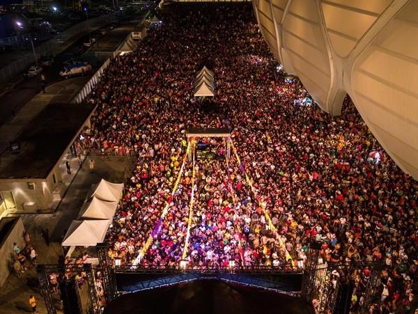 Bloco do Manaus Memes confirma 4ª edição com pista gratuita, DJ Lorran e mais de 10 atrações na Arena da Amazônia
