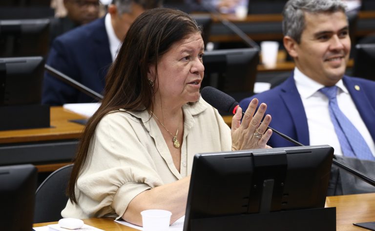 Comissão aprova projeto que permite responsabilizar parte por dano processual