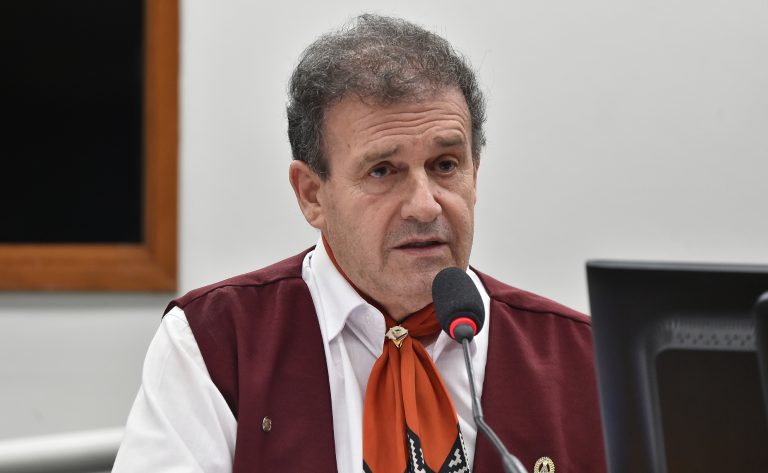 Projeto agiliza pensão por morte para filhos de vítimas de feminicídio