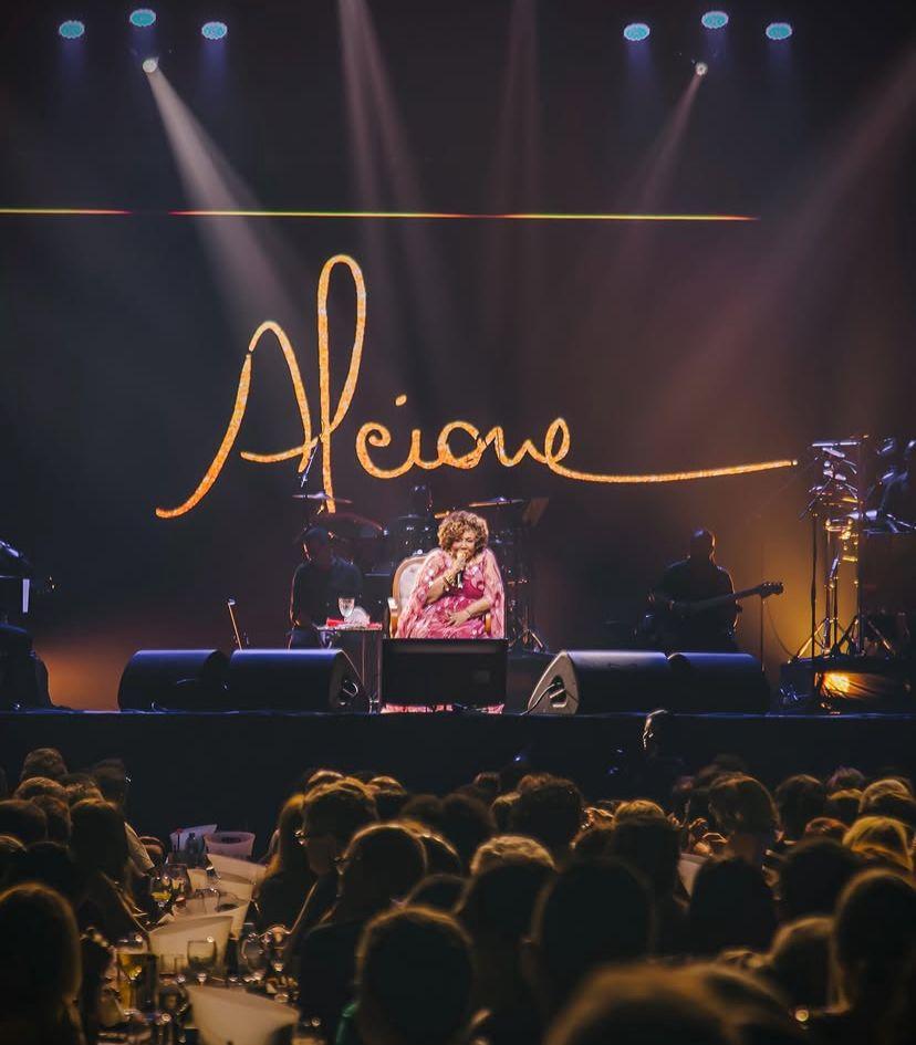 Alcione se apresenta em Manaus no Dia do Trabalhador