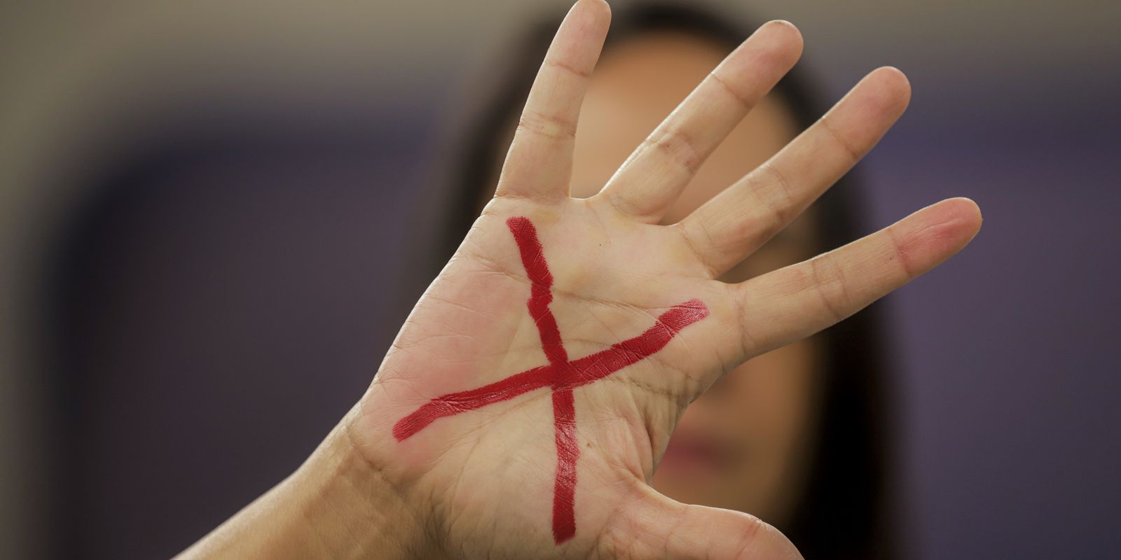 Publicadas leis que ampliam combate à violência contra as mulheres