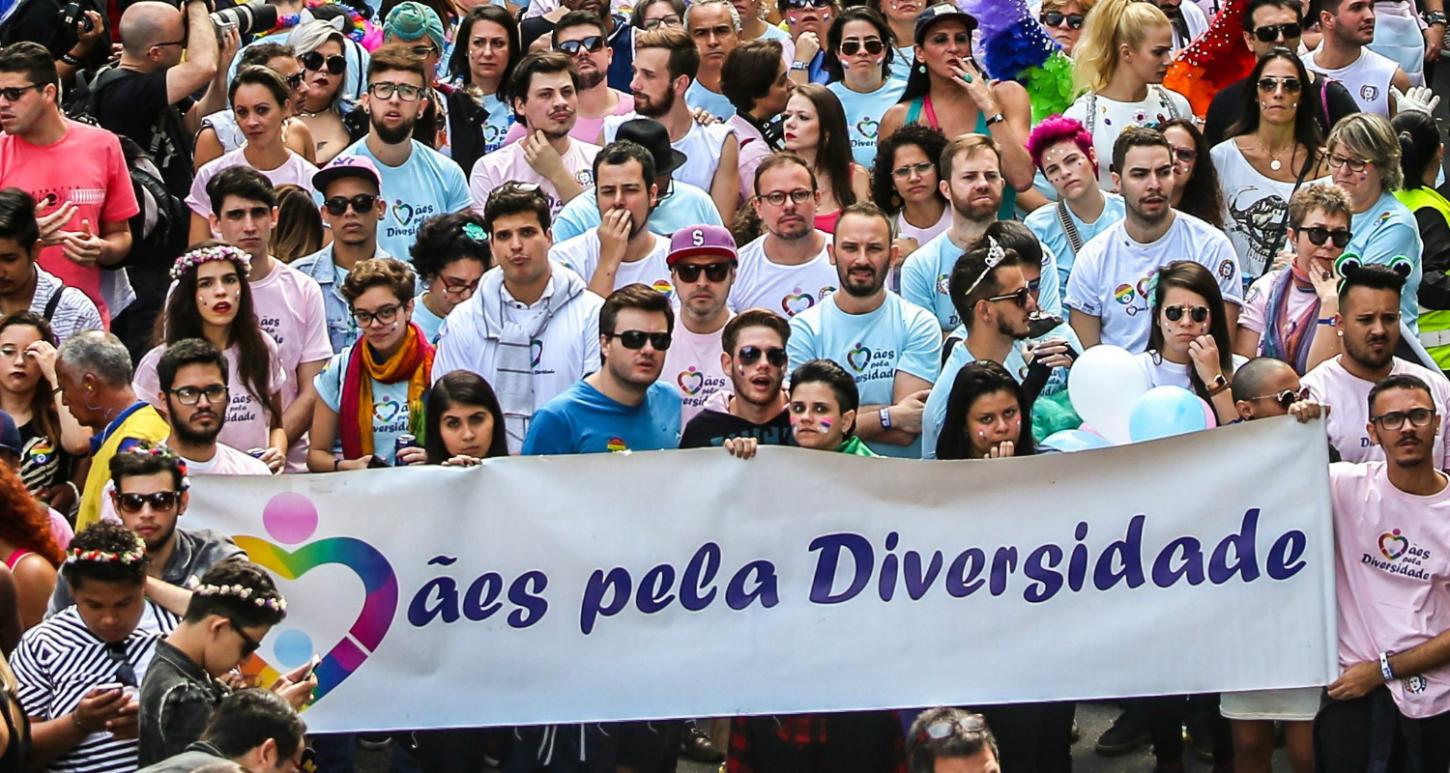 ‘Mães pela diversidade’ reforçam luta por diretos e liberdade na 30º Parada do Orgulho LGBT+
