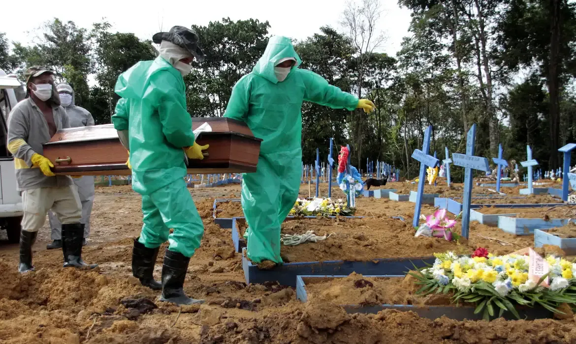Vereador quer homenagear vítimas da Covid-19 com memorial em Manaus