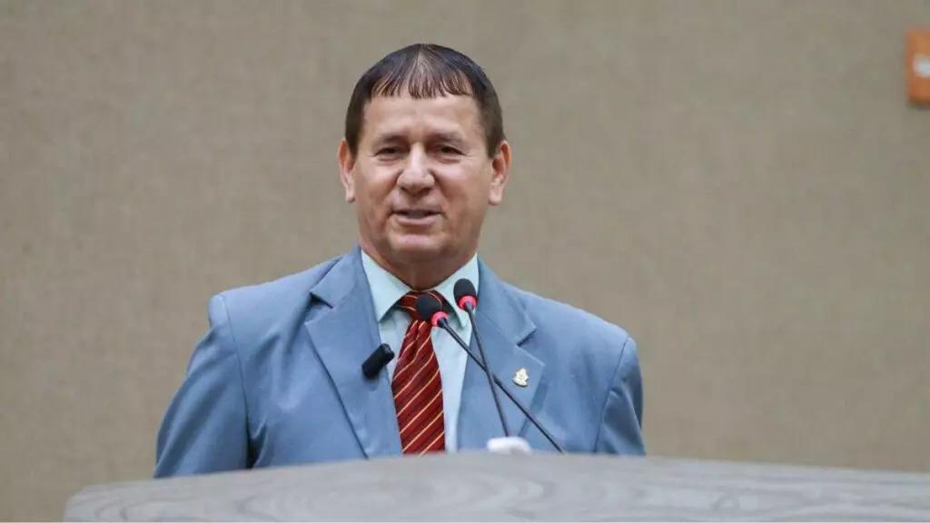 Vereador de Manaus quer proibir tratamento hormonal em crianças e adolescentes