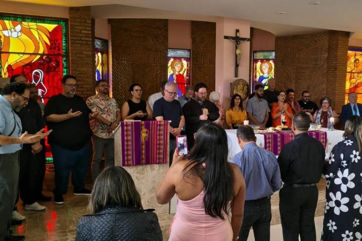 Em decisão histórica, Igreja Presbiteriana Unida autoriza inclusão de membros e pastores LGBTQIAPN+
