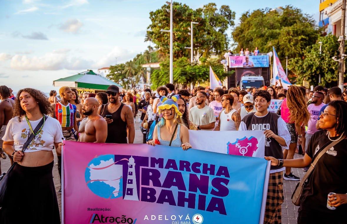 'Na democracia não cabe transfobia': Marcha Trans chega à 7ª edição na Bahia