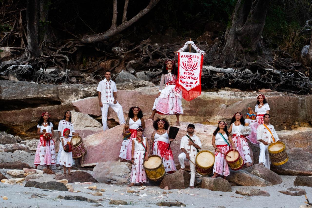 De Manaus, Maracatu Pedra Encantada se apresenta no Sairé 2026 em Alter do Chão
