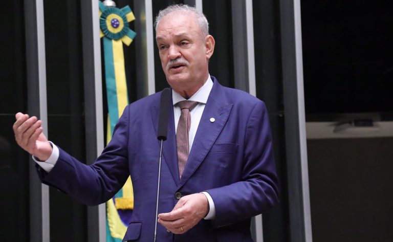 Comissão aprova diretrizes para ampliar acesso à psicoterapia para populações vulneráveis