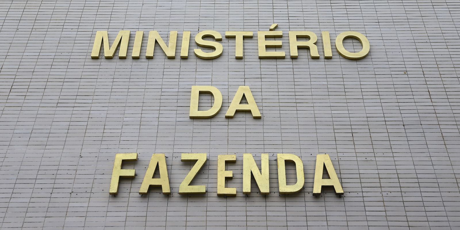 Contas do governo têm superávit de R$ 4,8 bilhões em setembro