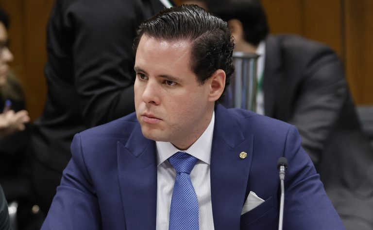 Projeto proíbe perdão e benefícios penais para condenados por crimes contra crianças