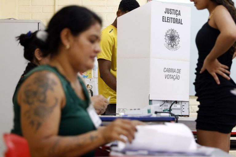 Propaganda eleitoral gratuita no rádio e na TV recomeça nesta sexta-feira