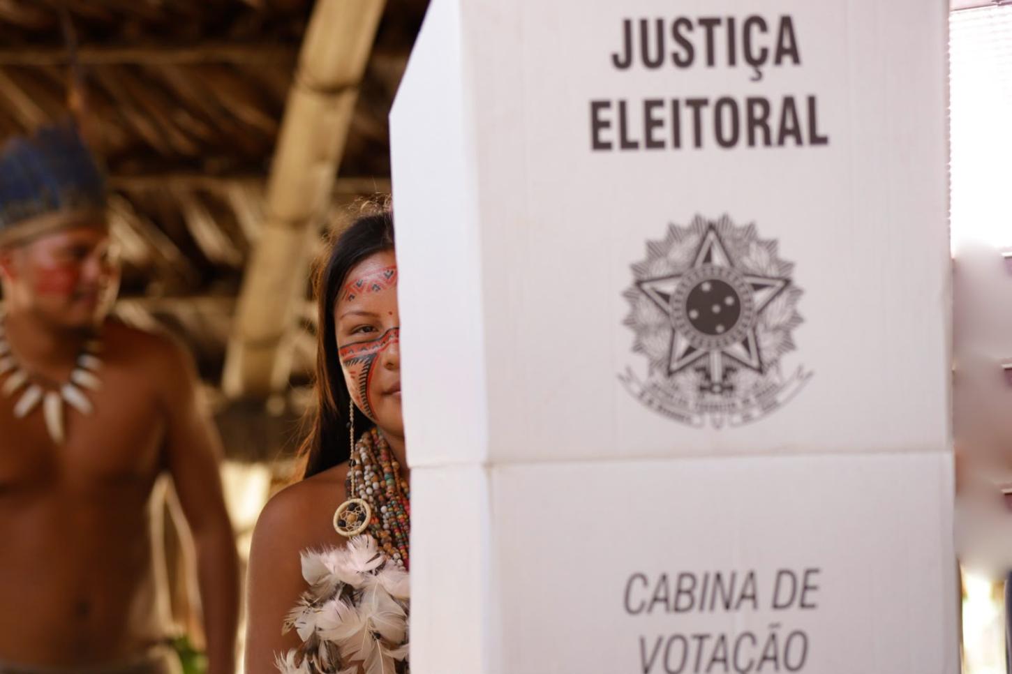 TRE-AM cobra explicações sobre veto a barcos no Javari, mas deixa transporte de indígenas sem decisão a quatro dias do 2º turno