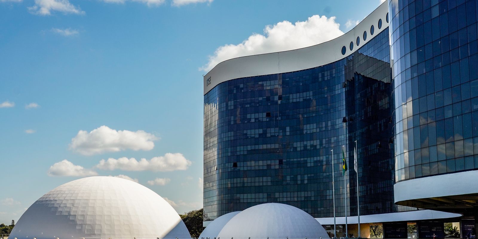 TSE nega pedido da campanha de Flávio para barrar posts de sindicatos